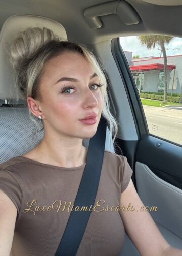 Selfie of escort Miami Irina taken in a car