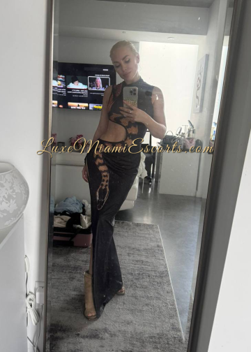 Selfie of gorgeous blonde escort girl Oksana